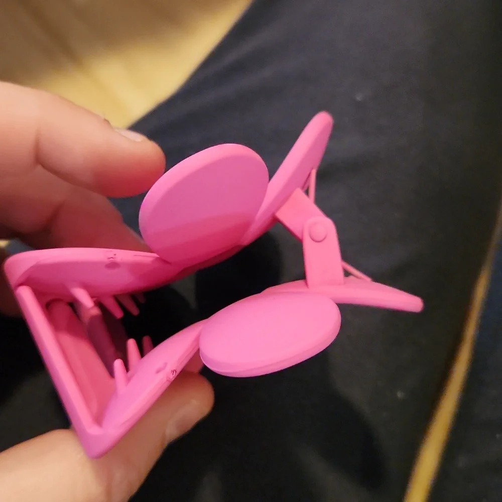 Pink flower hair clip - Picture 3 of 7